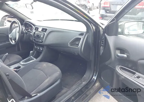 2013 Chrysler 200 Touring z USA, uszkodzony, nr VIN 1C3CCBBG1DN678635